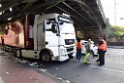 LKW blieb unter Bruecke haengen Koeln Deutz Opladenerstr Deutz Muelheimerstr P040